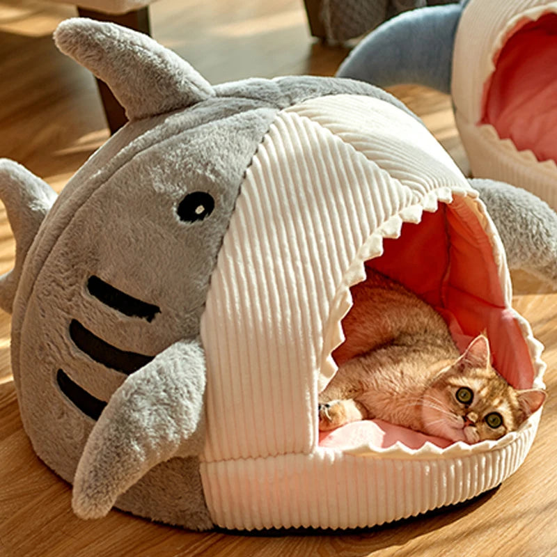 Shark Shape Cat Bed – Warm Plush Cave for Cats & Puppies