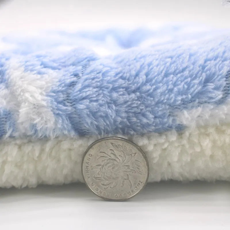 Blue fleece sleeping mat for kittens and puppies