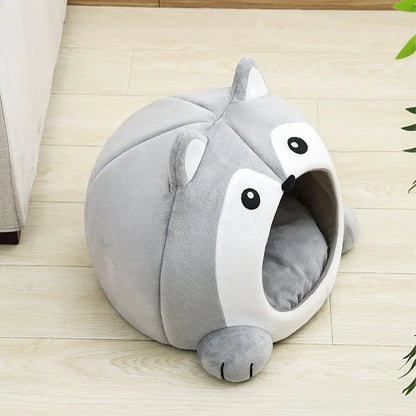 Animal face design pet bed with ears – close-up