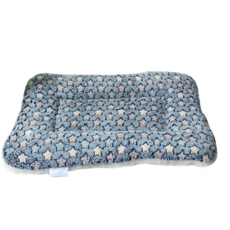 Soft Fleece Dog & Cat Bed Mat – Thickened Warm Pet Blanket
