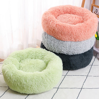 Anti-slip bottom of plush pet bed – close-up