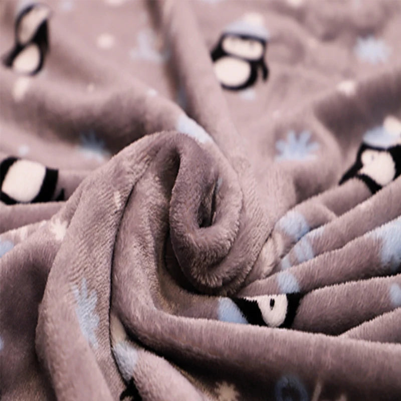 Soft Fleece Dog Blanket – Warm Flannel Pet Throw for Cats & Dogs, Cute Cartoon Bed Mat for Winter Comfort