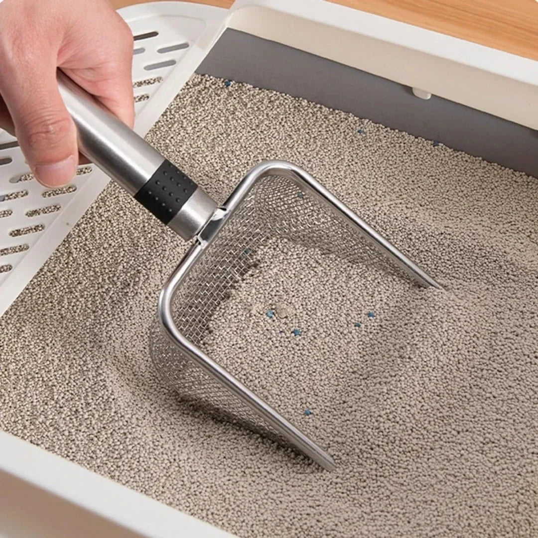 Durable metal scoop for cleaning cat litter box