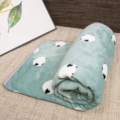 Soft Fleece Dog Blanket – Warm Flannel Pet Throw for Cats & Dogs, Cute Cartoon Bed Mat for Winter Comfort