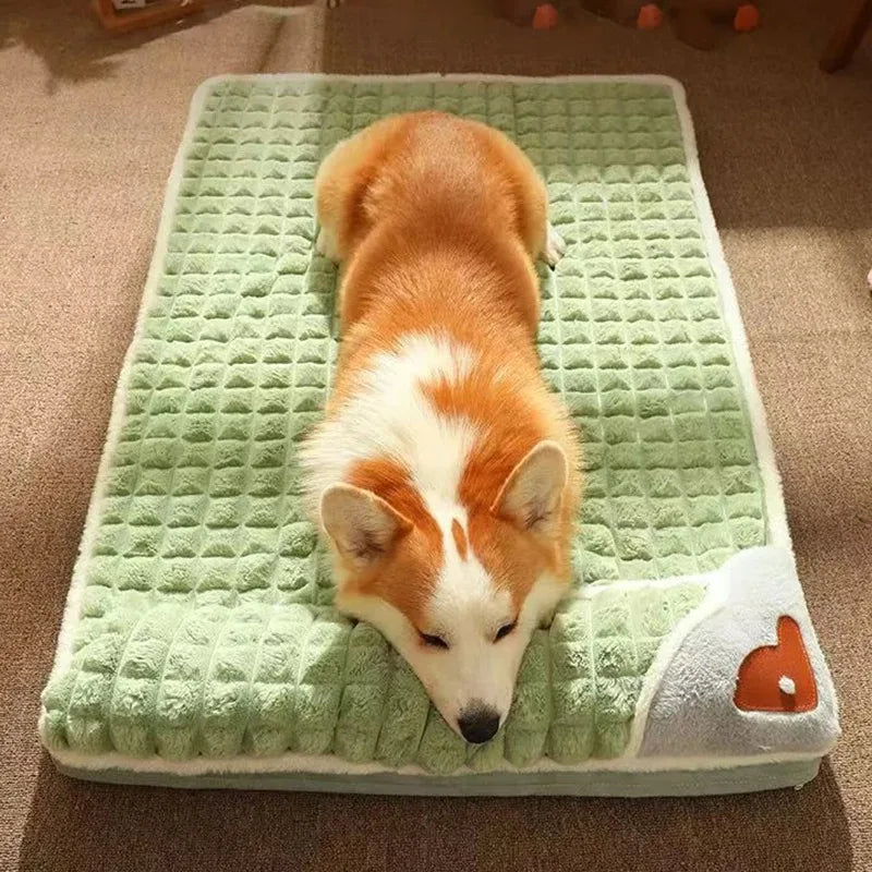 Green warm fleece mat for small and medium pets