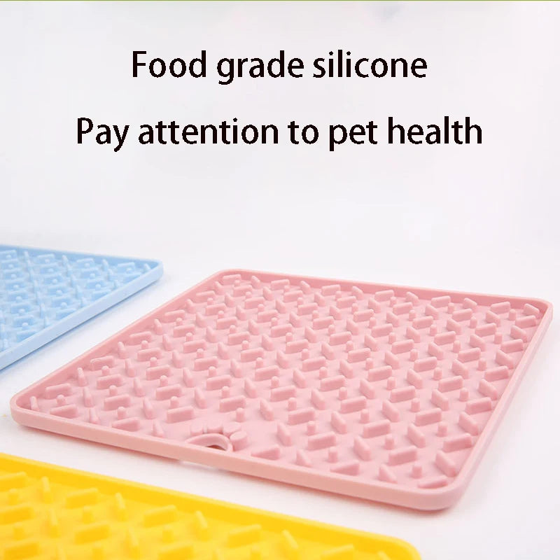 Pet placemat with textured surface for calm feeding