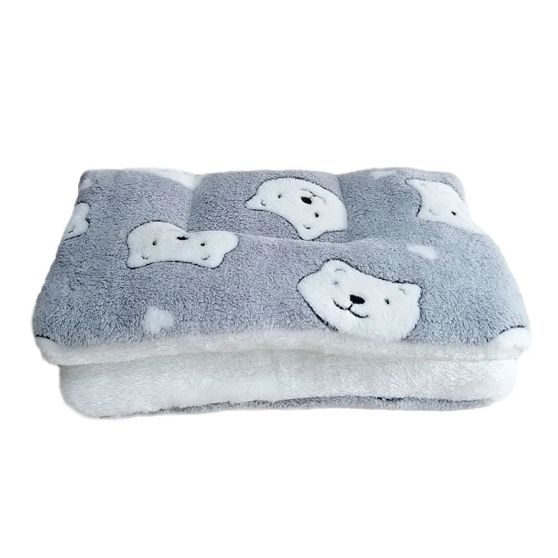 Soft Fleece Dog & Cat Bed Mat – Thickened Warm Pet Blanket