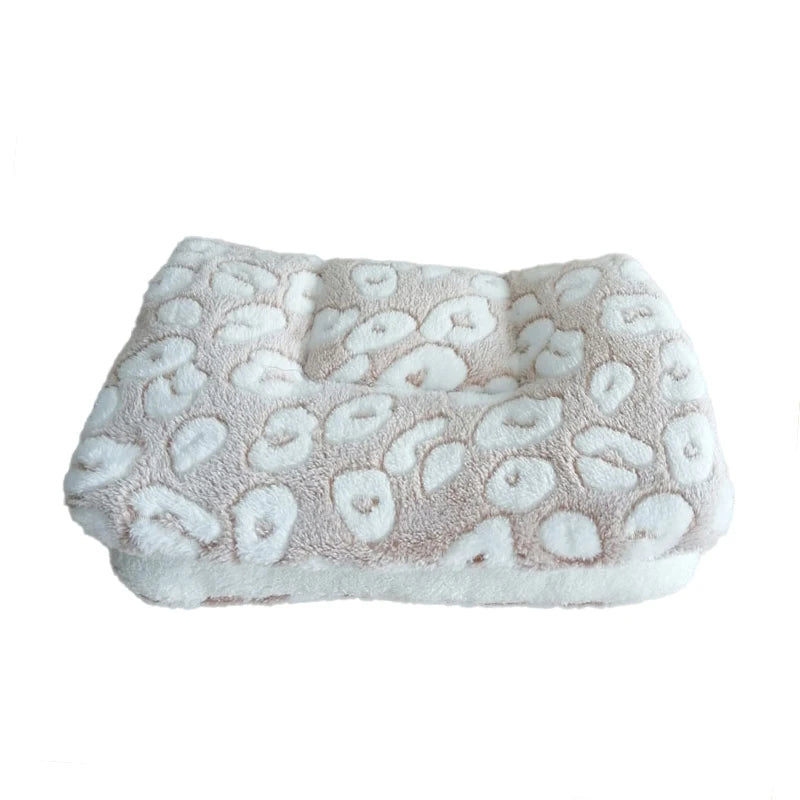 Soft Fleece Dog & Cat Bed Mat – Thickened Warm Pet Blanket