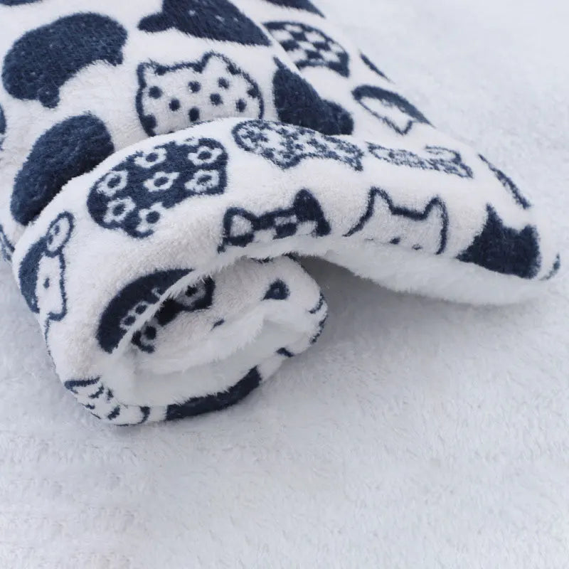 Soft Flannel Pet Blanket – Thickened Fleece Bed Mat for Dogs & Cats