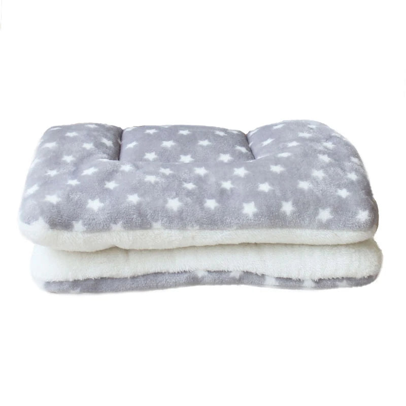 Soft Fleece Dog & Cat Bed Mat – Thickened Warm Pet Blanket