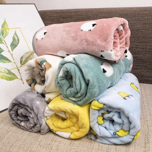 Soft Fleece Dog Blanket – Warm Flannel Pet Throw for Cats & Dogs, Cute Cartoon Bed Mat for Winter Comfort