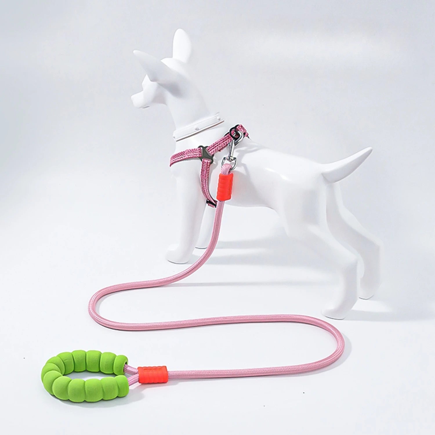 Reflective leash set with adjustable dog collar