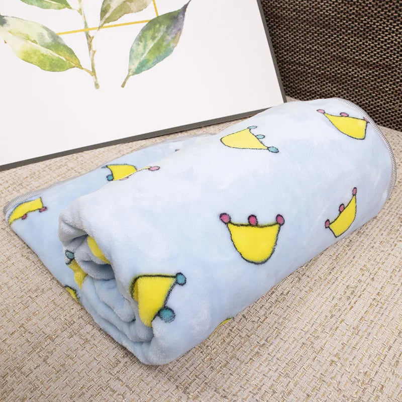 Soft Fleece Dog Blanket – Warm Flannel Pet Throw for Cats & Dogs, Cute Cartoon Bed Mat for Winter Comfort