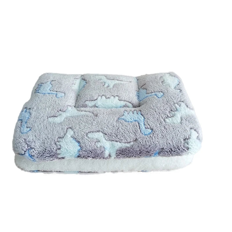 Soft Fleece Dog & Cat Bed Mat – Thickened Warm Pet Blanket
