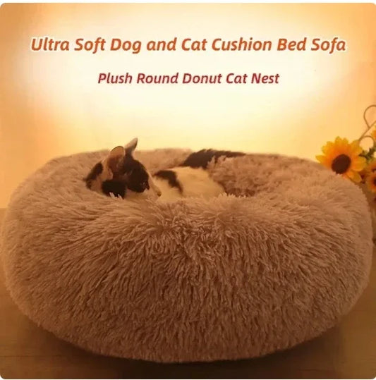 Round calming dog bed in light green
