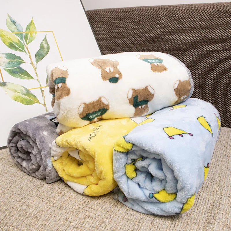 Soft Fleece Dog Blanket – Warm Flannel Pet Throw for Cats & Dogs, Cute Cartoon Bed Mat for Winter Comfort
