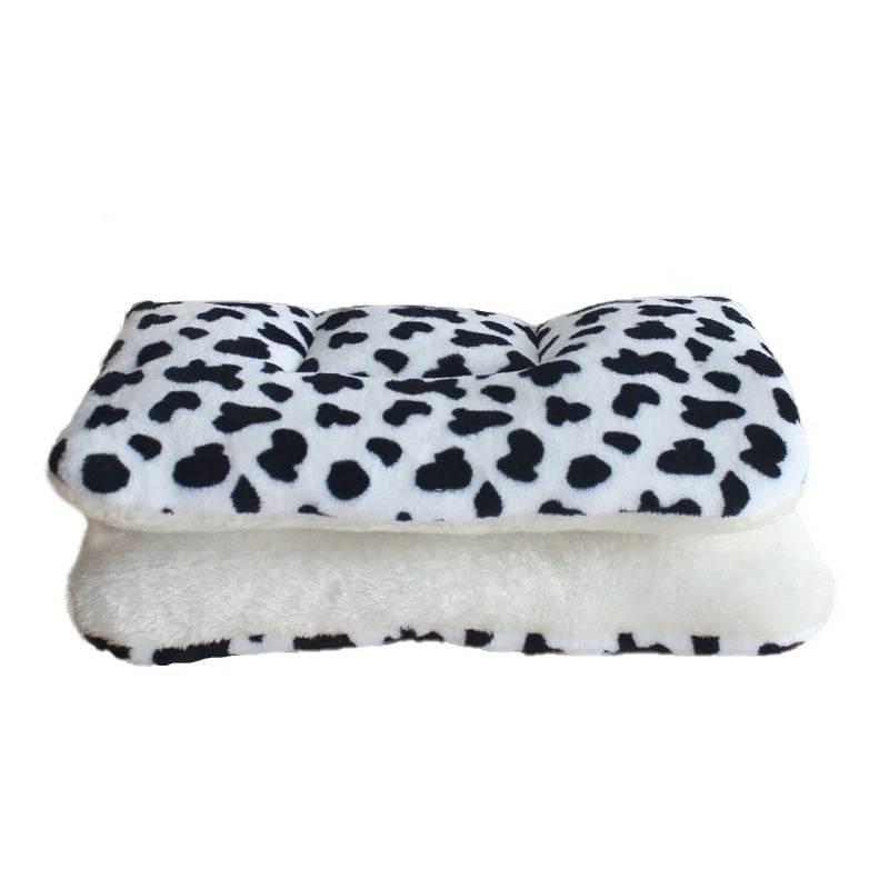 Soft Fleece Dog & Cat Bed Mat – Thickened Warm Pet Blanket